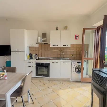 아파트 La Casa Dei Conti - Aria Condizionata E Free Park *